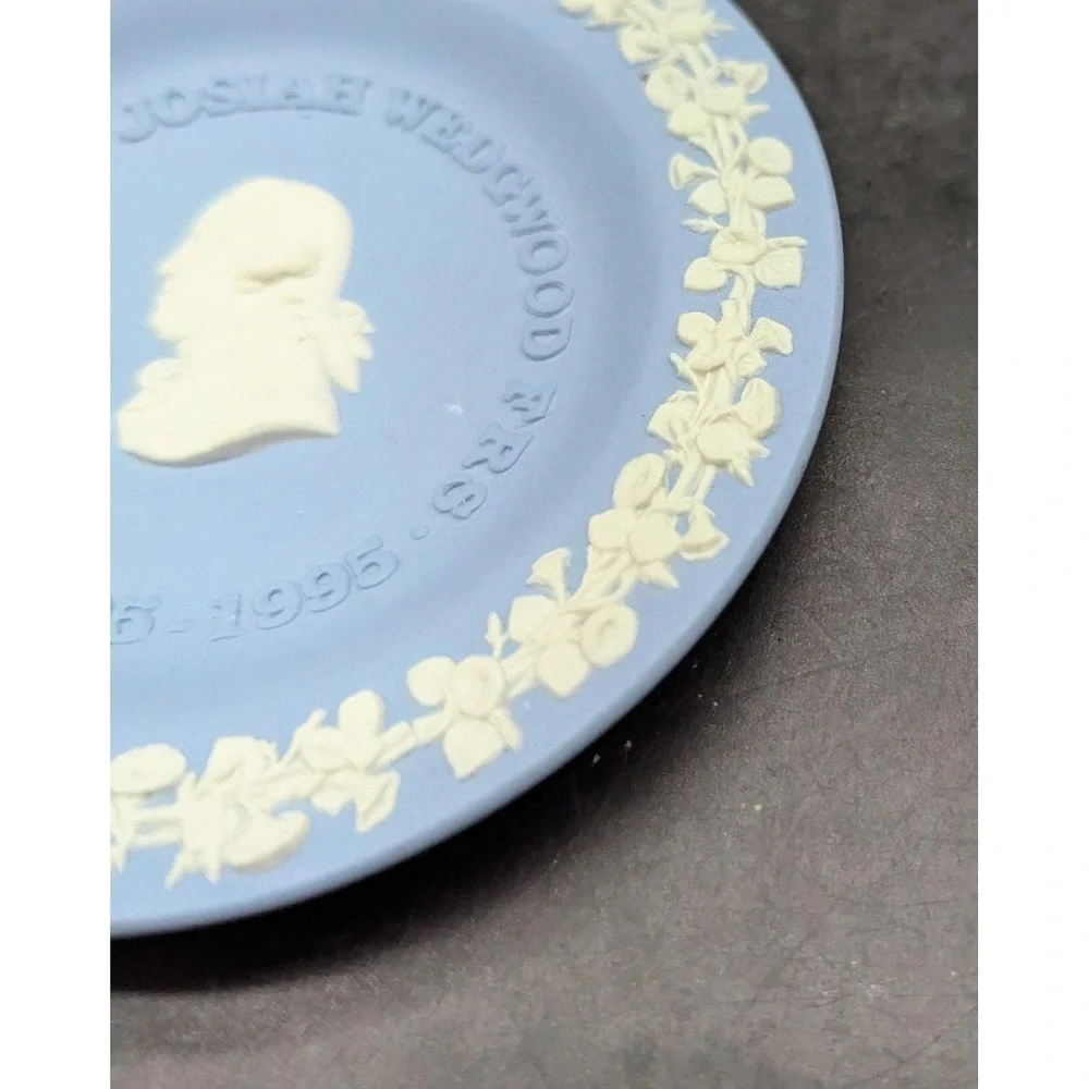 Wedgwood Jasperware Josiah Bicentenary Plate Signed By Lord Wedgwood